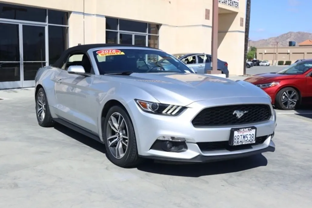 2016 Ford Mustang EcoBoost Premium photo 1