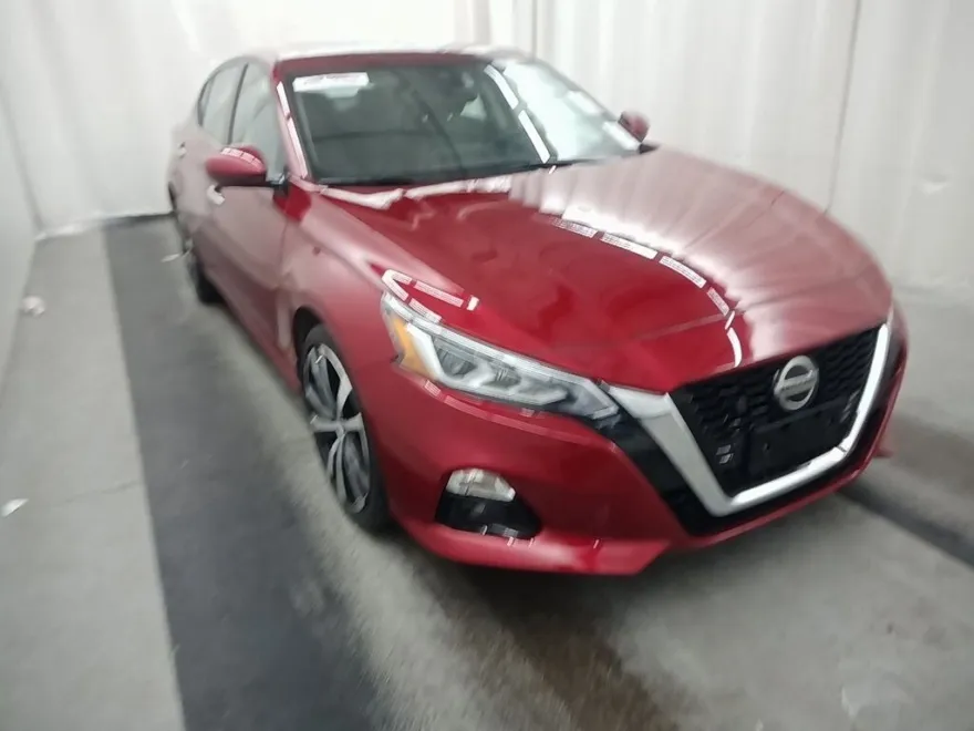 2021 Nissan Altima 2.5 Platinum photo 1