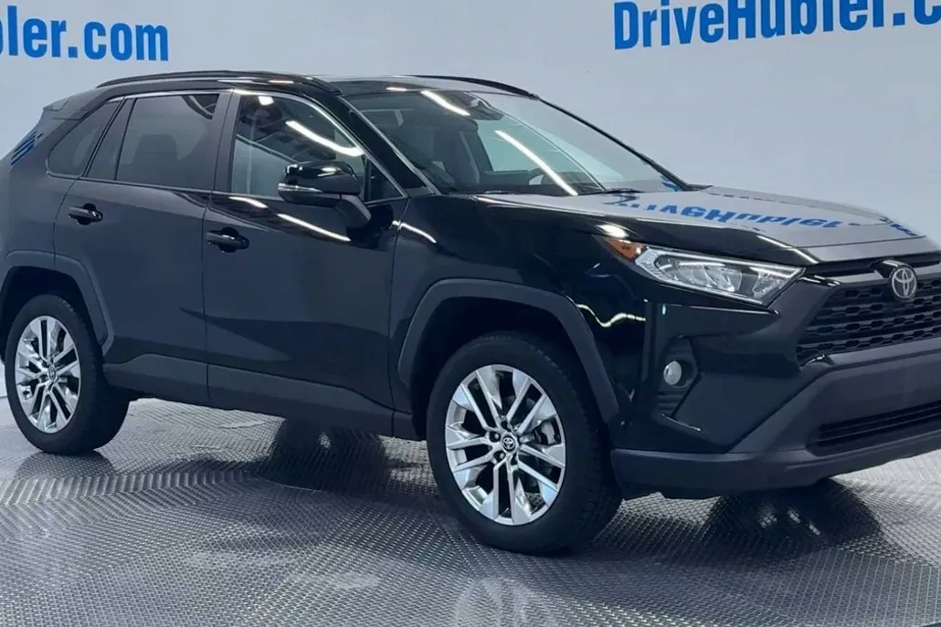 2021 Toyota RAV4 XLE Premium photo 1