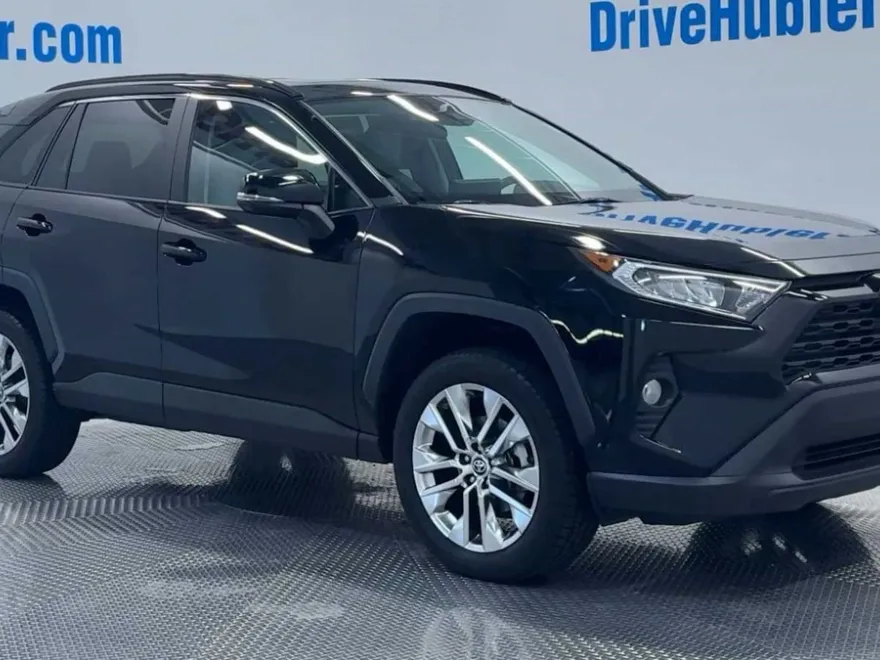 2021 Toyota RAV4 XLE Premium photo 1