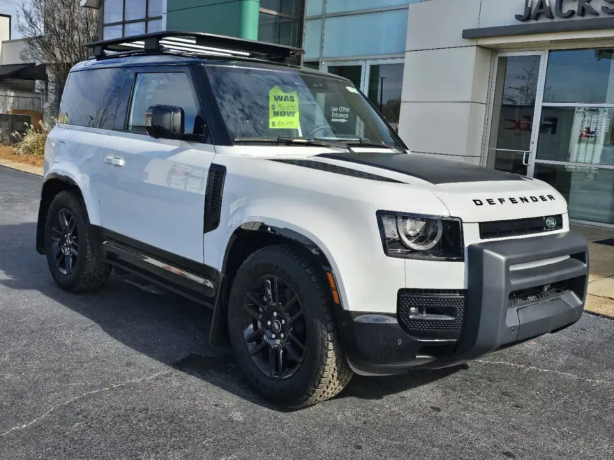 2023 Land Rover Defender 90 X-Dynamic SE photo 1