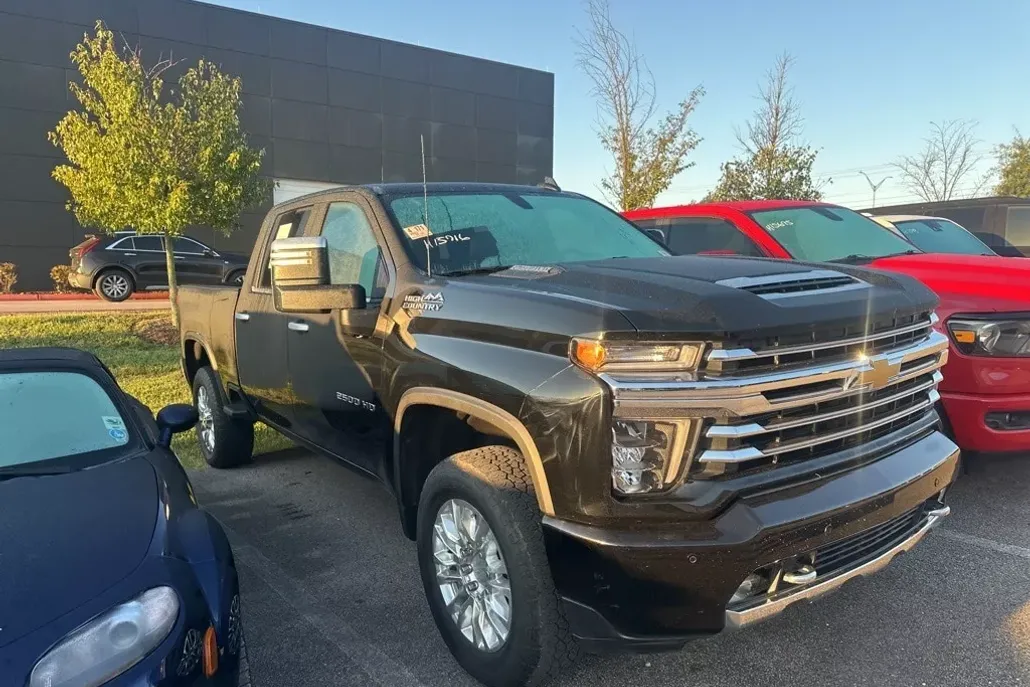 2023 Chevrolet Silverado 2500HD High Country photo 1