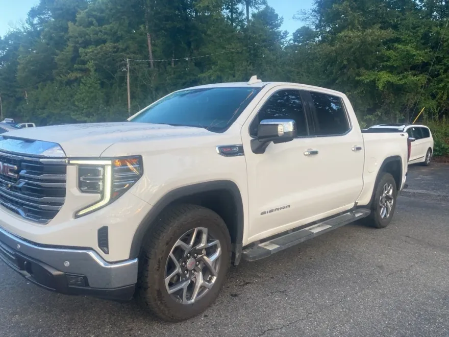 2024 Gmc Sierra 1500 SLT photo 1