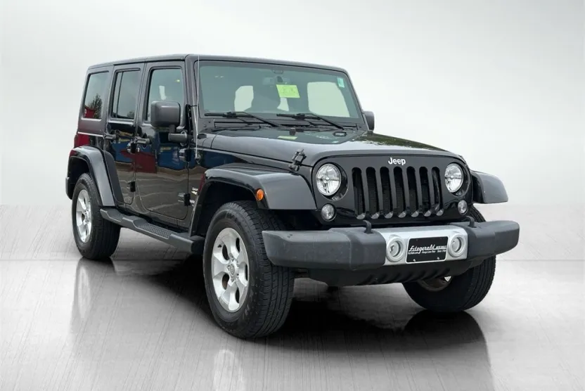 2015 Jeep Wrangler Unlimited Sahara photo 1