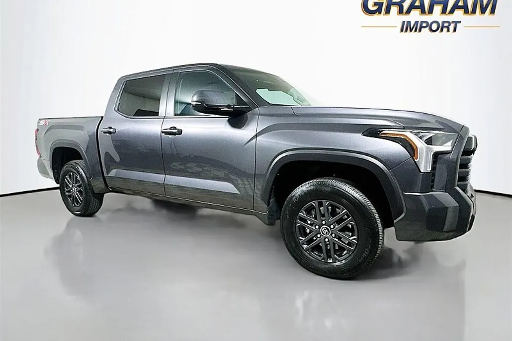 2024 Toyota Tundra SR5 CrewMax photo 1