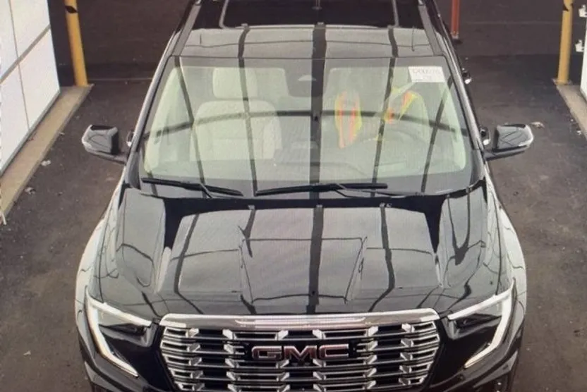 2024 Gmc Acadia Denali photo 1