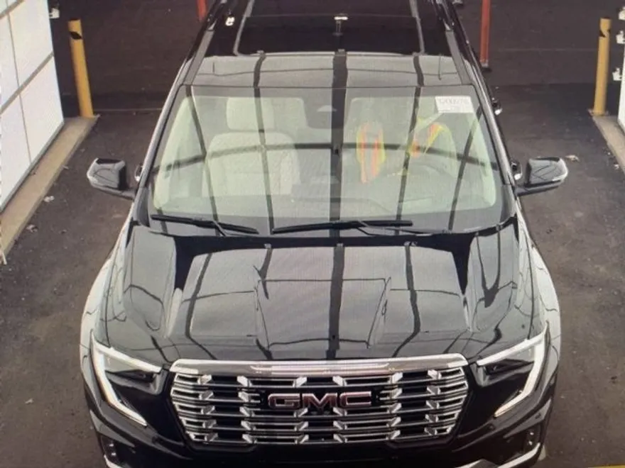 2024 Gmc Acadia Denali photo 1