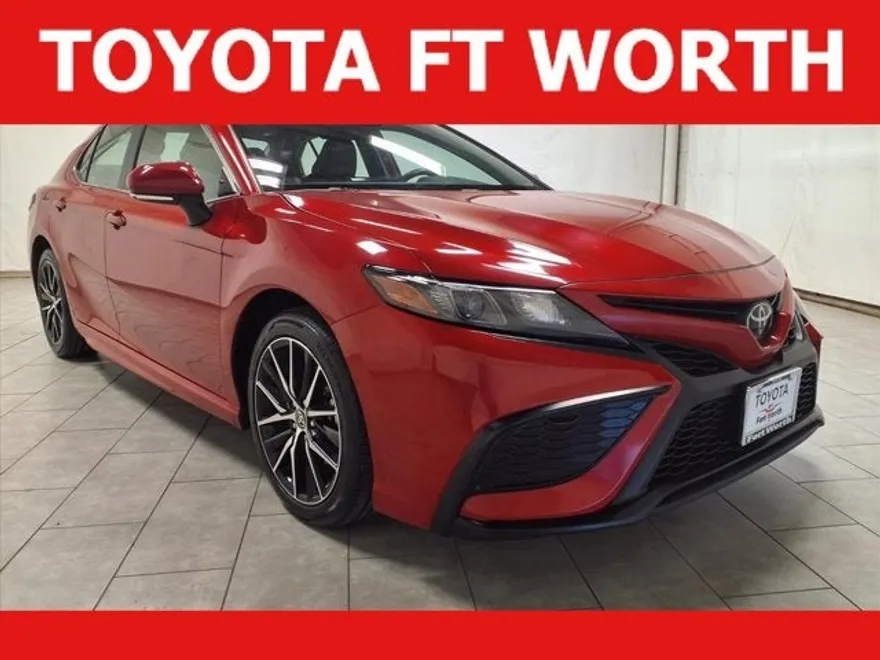 2024 Toyota Camry SE photo 1