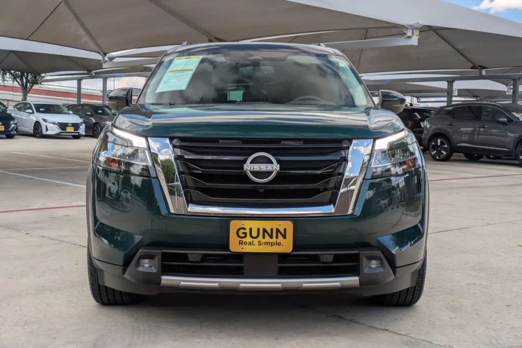 2022 Nissan Pathfinder Platinum photo 1