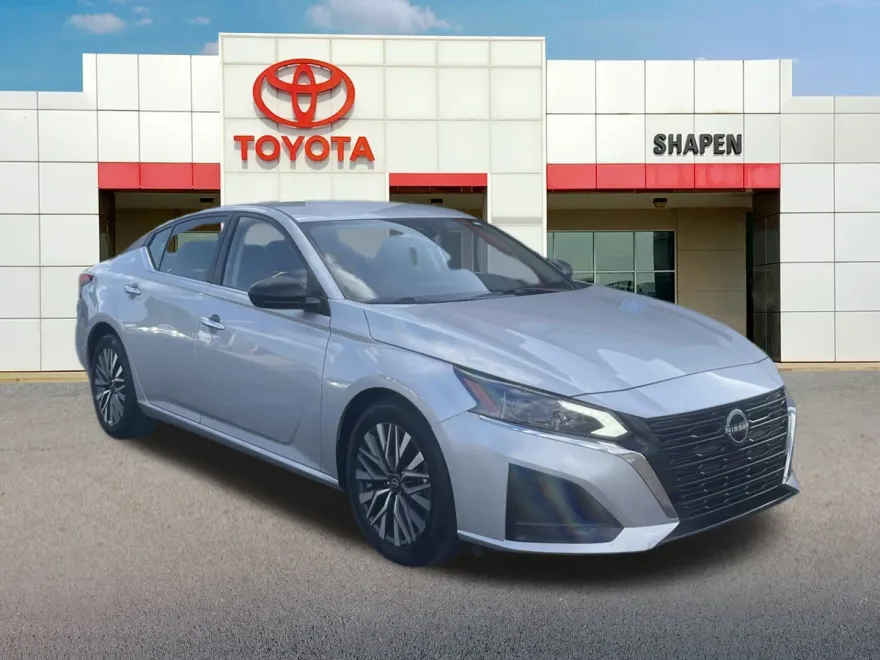 2024 Nissan Altima 2.5 SV photo 1