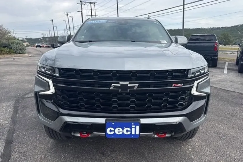2024 Chevrolet Suburban Z71 photo 1