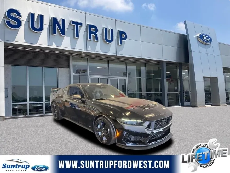 2025 Ford Mustang Dark Horse photo 1