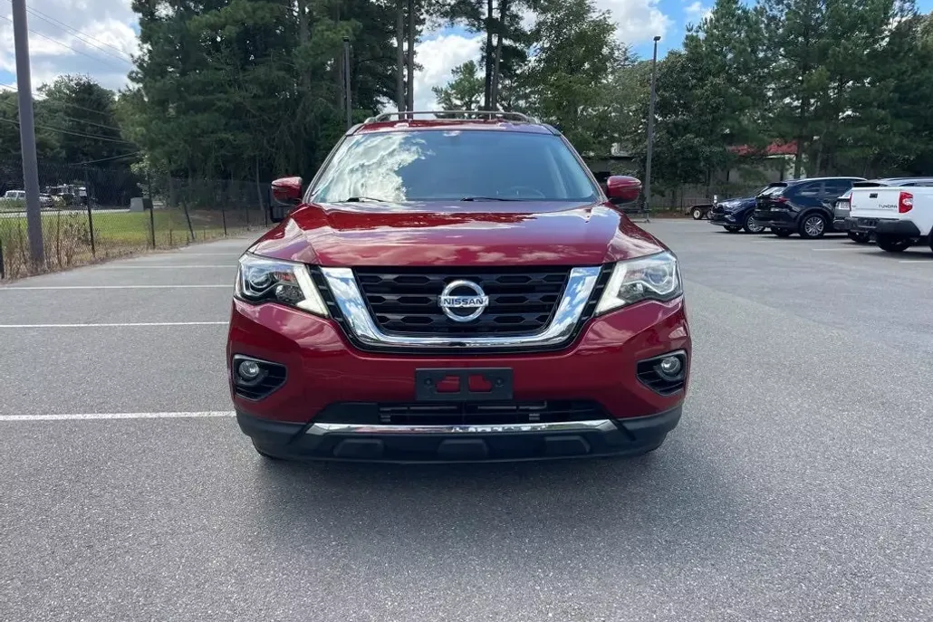 2020 Nissan Pathfinder SV photo 1