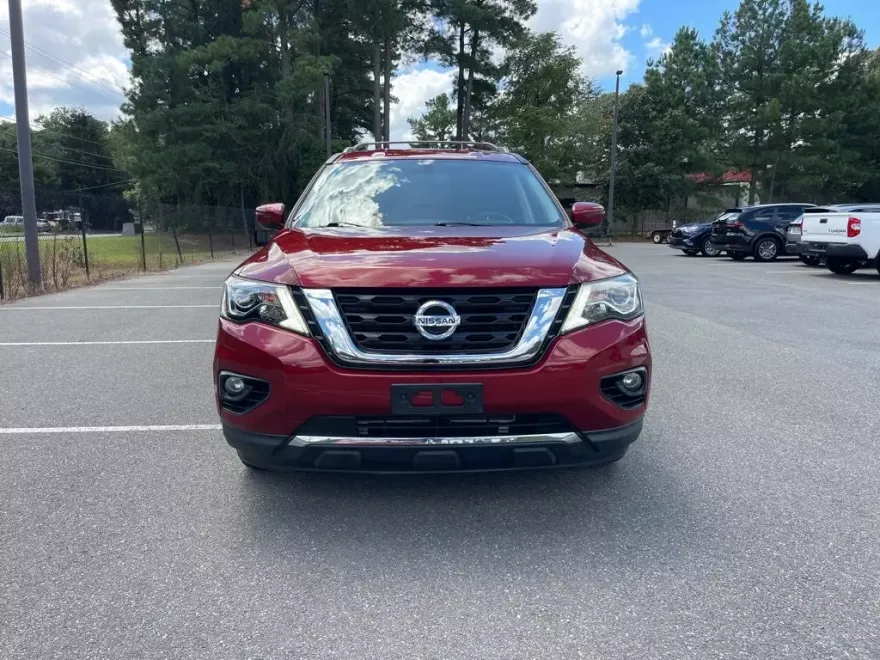 2020 Nissan Pathfinder SV photo 1