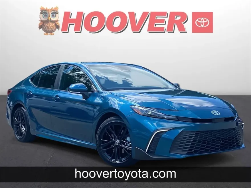 2025 Toyota Camry SE photo 1