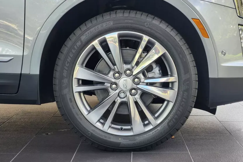 2025 Cadillac XT5 Premium Luxury photo 1