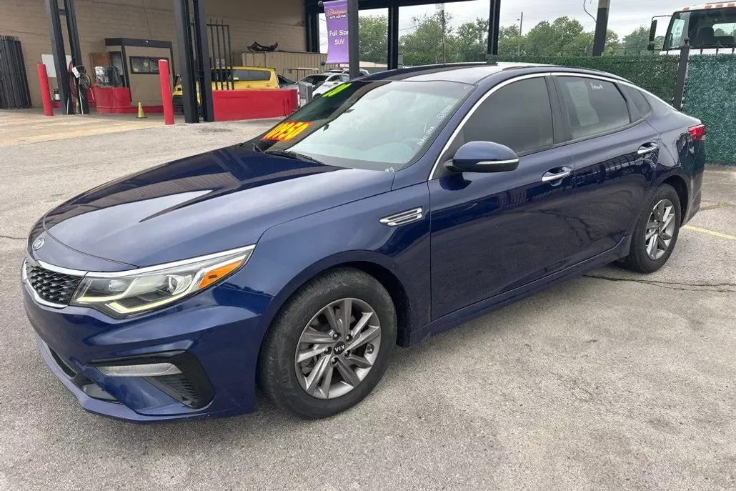 2020 Kia Optima LX photo 1