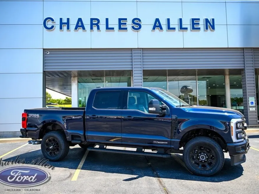 2025 Ford F-250 photo 1