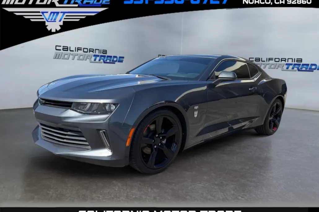 2018 Chevrolet Camaro 1LT photo 1