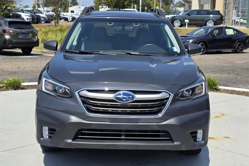 2022 Subaru Outback Premium photo 1