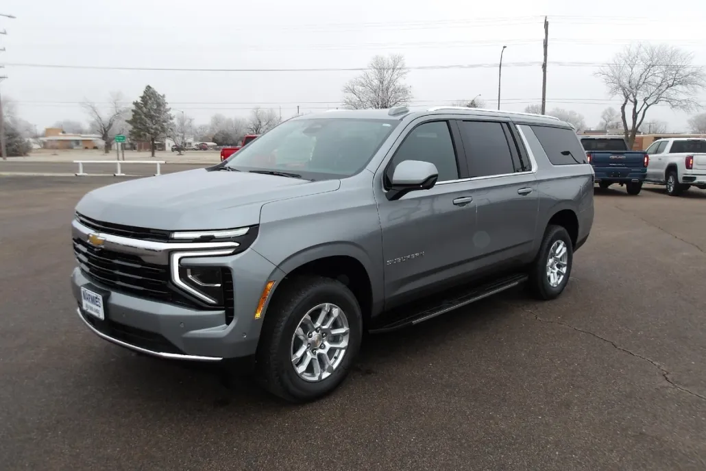 2025 Chevrolet Suburban LS photo 1