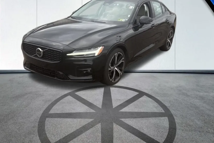 2024 Volvo S60 B5 Plus photo 1