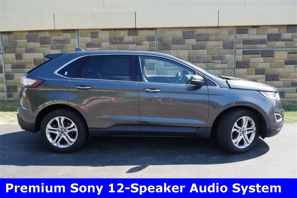 2018 Ford Edge Titanium photo 1