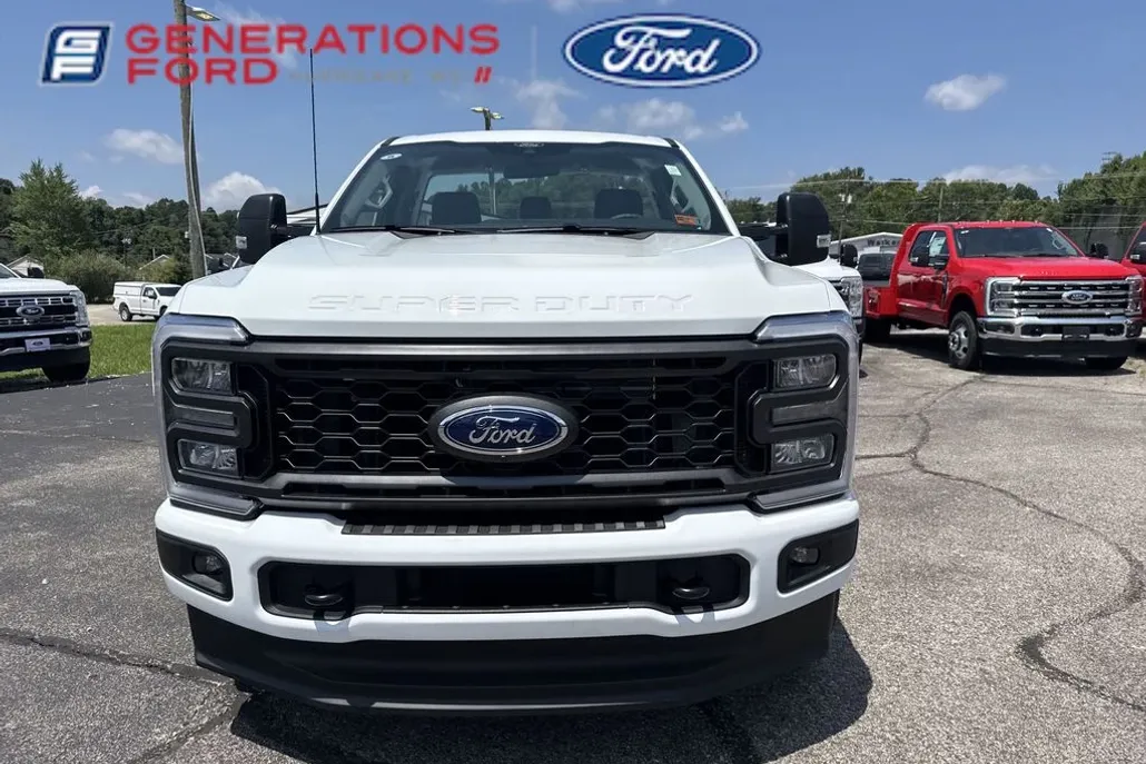 2025 Ford F-350 photo 1