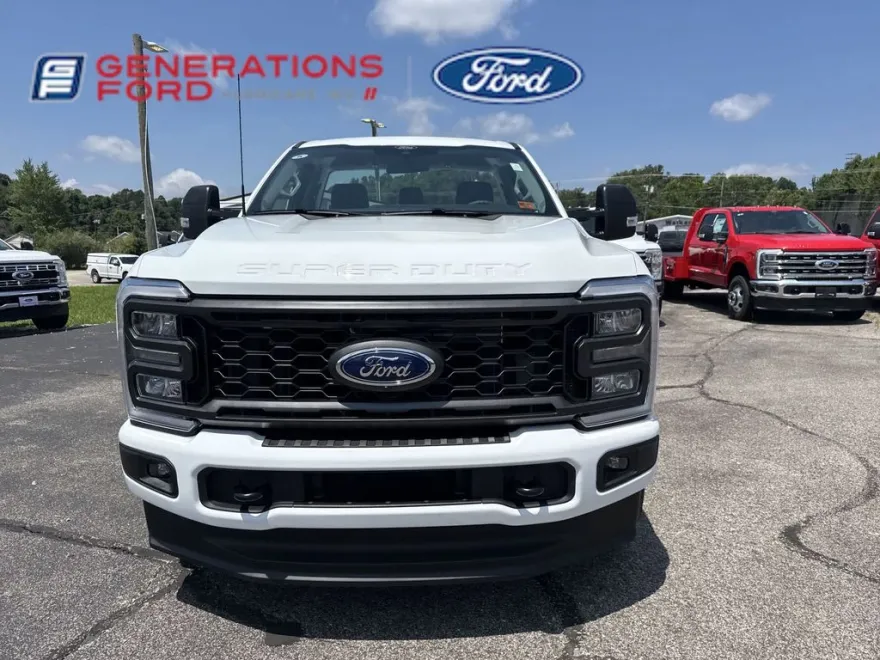 2025 Ford F-350 photo 1