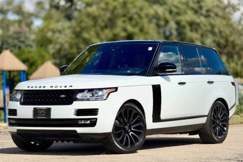 2017 Land Rover Range Rover HSE photo 1