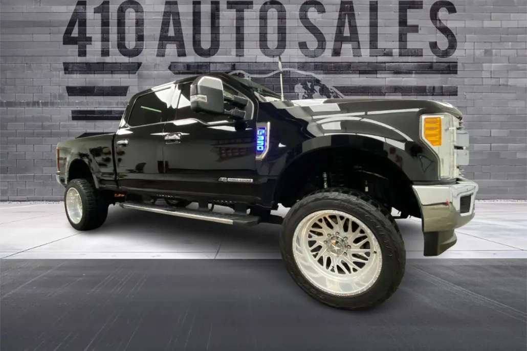 2017 Ford F-350 Lariat photo 1
