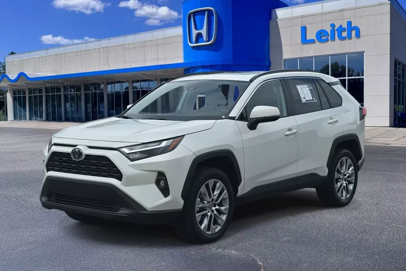 2022 Toyota RAV4 XLE Premium photo 1