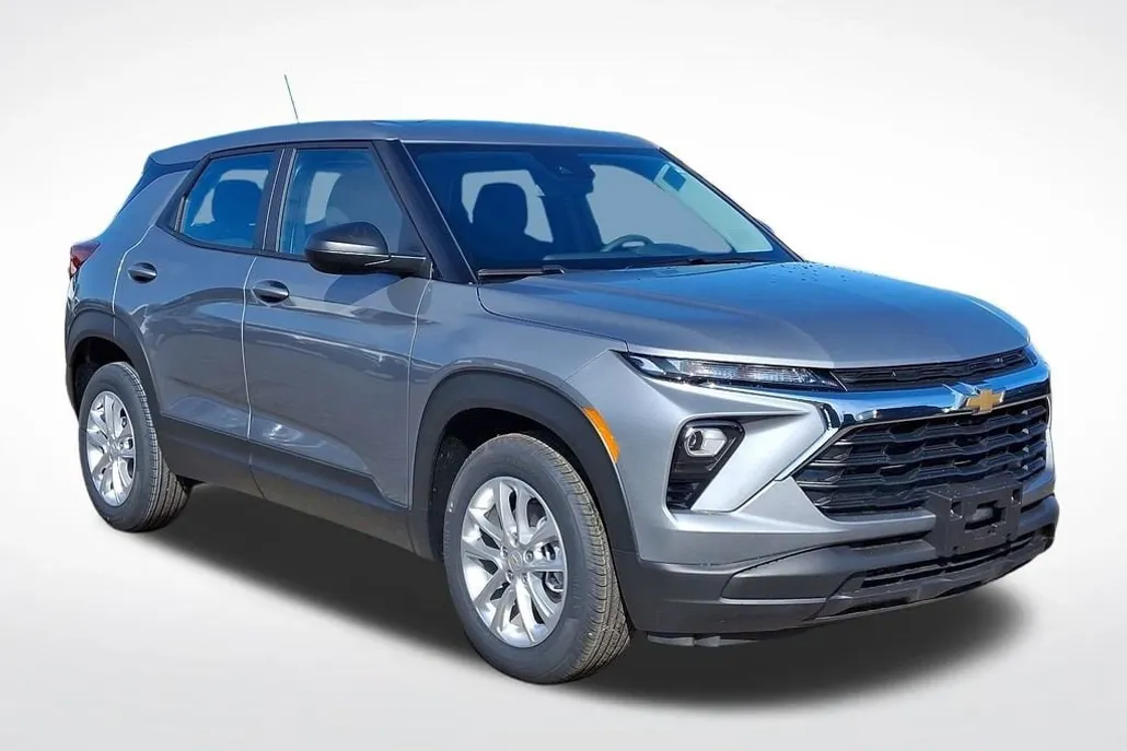 2025 Chevrolet Trailblazer LS photo 1