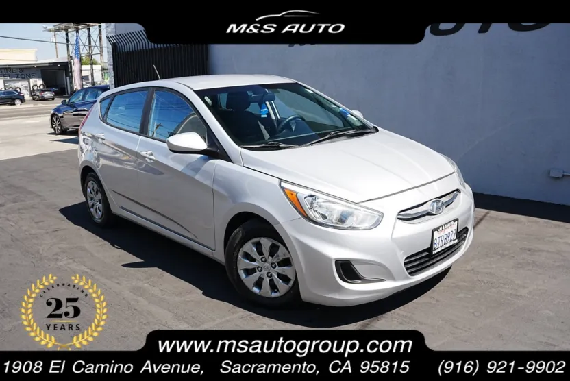 2017 Hyundai Accent SE photo 1