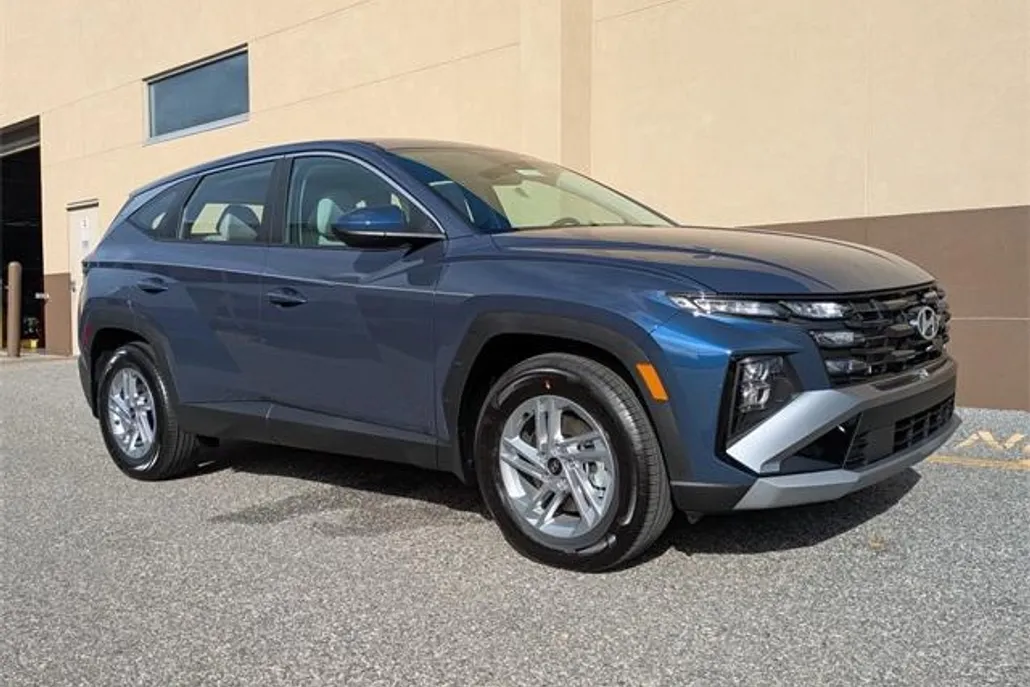 2026 Hyundai Tucson SE photo 1
