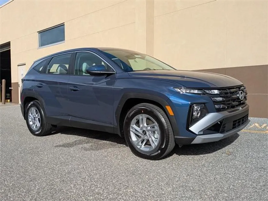 2026 Hyundai Tucson SE photo 1