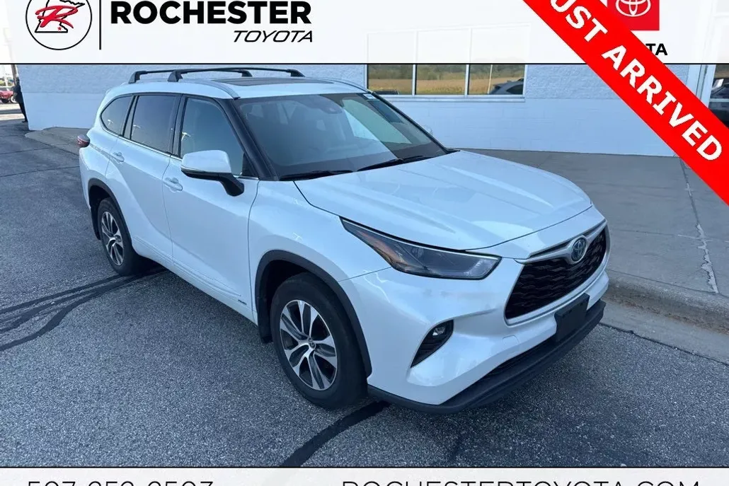 2022 Toyota Highlander Hybrid XLE photo 1