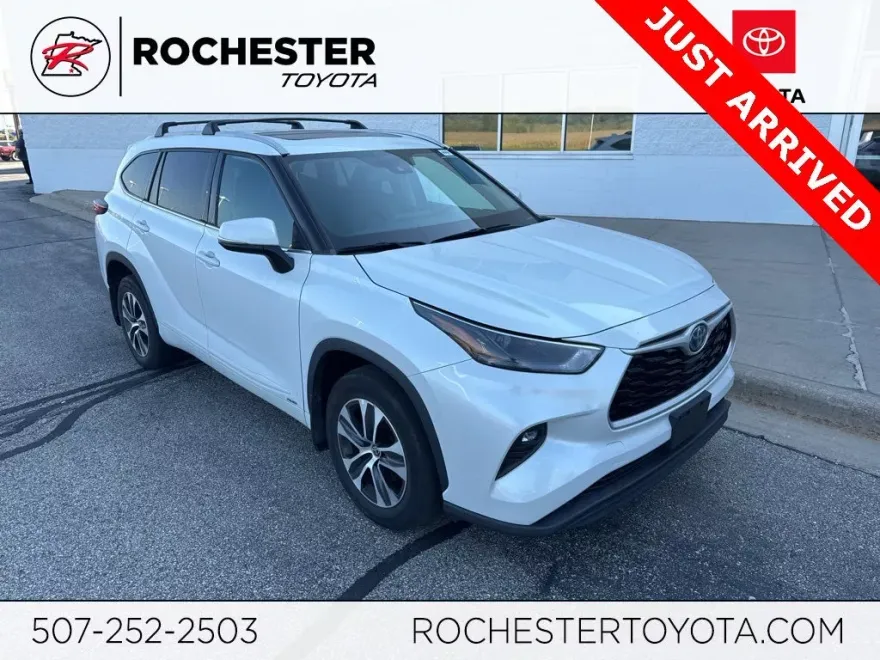 2022 Toyota Highlander Hybrid XLE photo 1