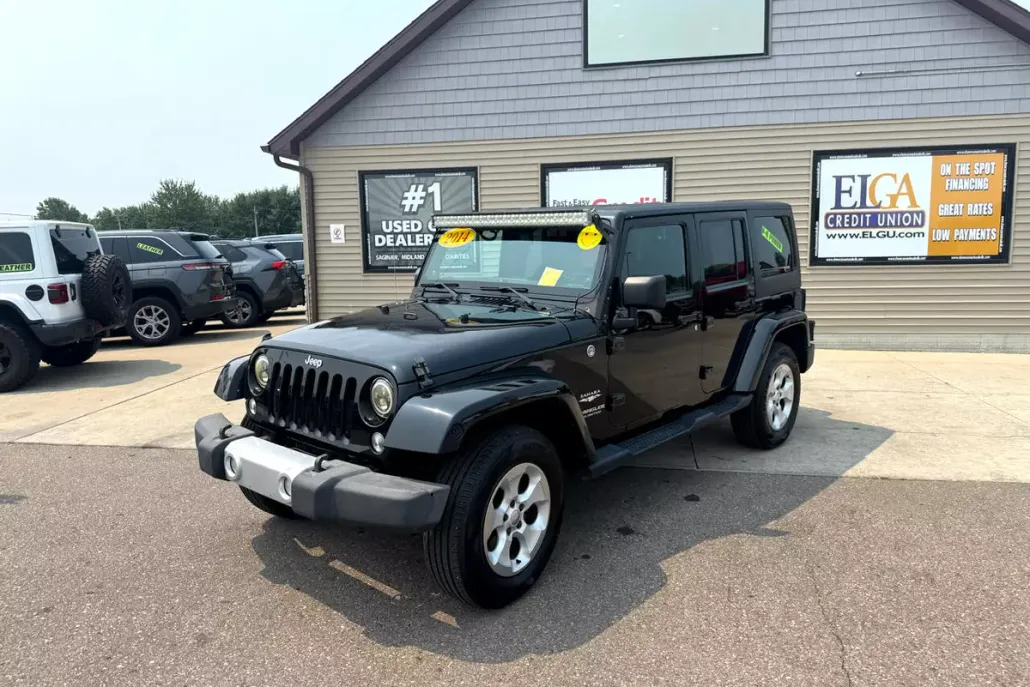 2014 Jeep Wrangler Unlimited Sahara photo 1