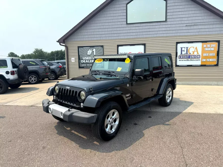 2014 Jeep Wrangler Unlimited Sahara photo 1