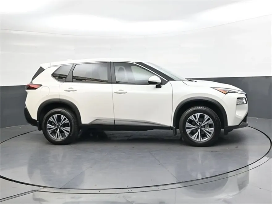 2023 Nissan Rogue SV photo 1