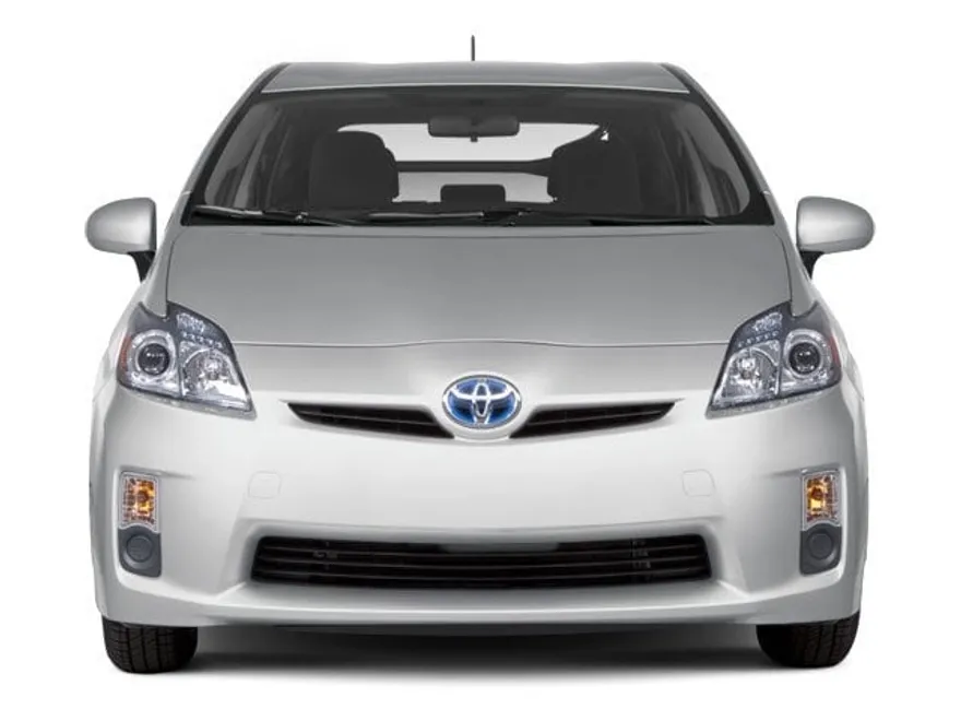 2010 Toyota Prius Three photo 1