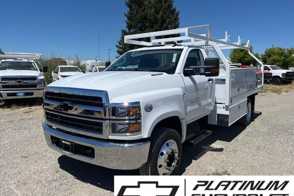2023 Chevrolet Silverado 5500HD Work Truck photo 1