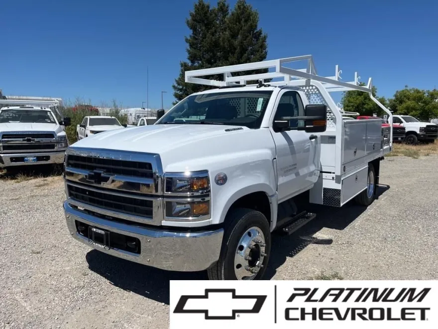 2023 Chevrolet Silverado 5500HD Work Truck photo 1