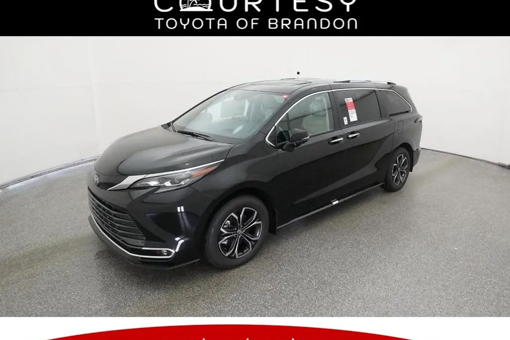2025 Toyota Sienna Platinum photo 1