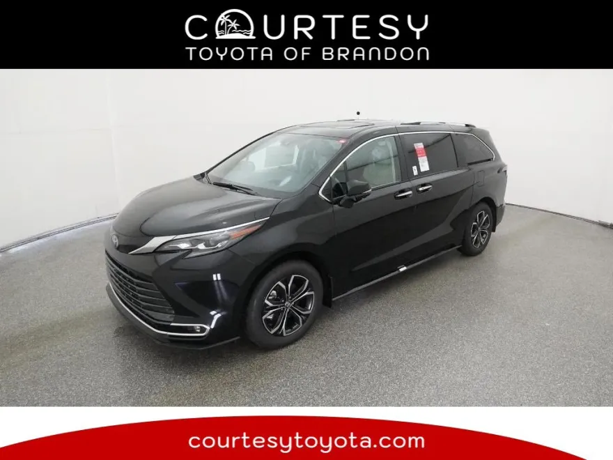 2025 Toyota Sienna Platinum photo 1
