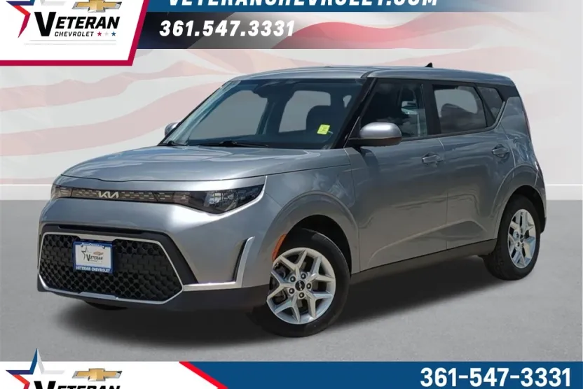 2024 Kia Soul LX photo 1