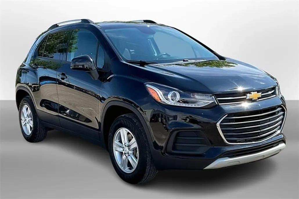 2022 Chevrolet Trax LT photo 1