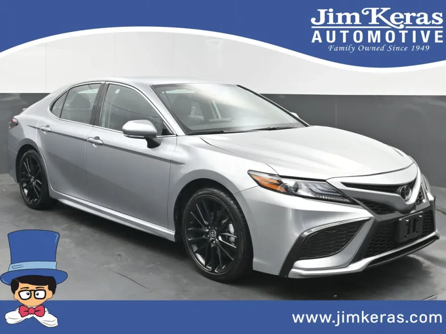 2023 Toyota Camry XSE photo 1