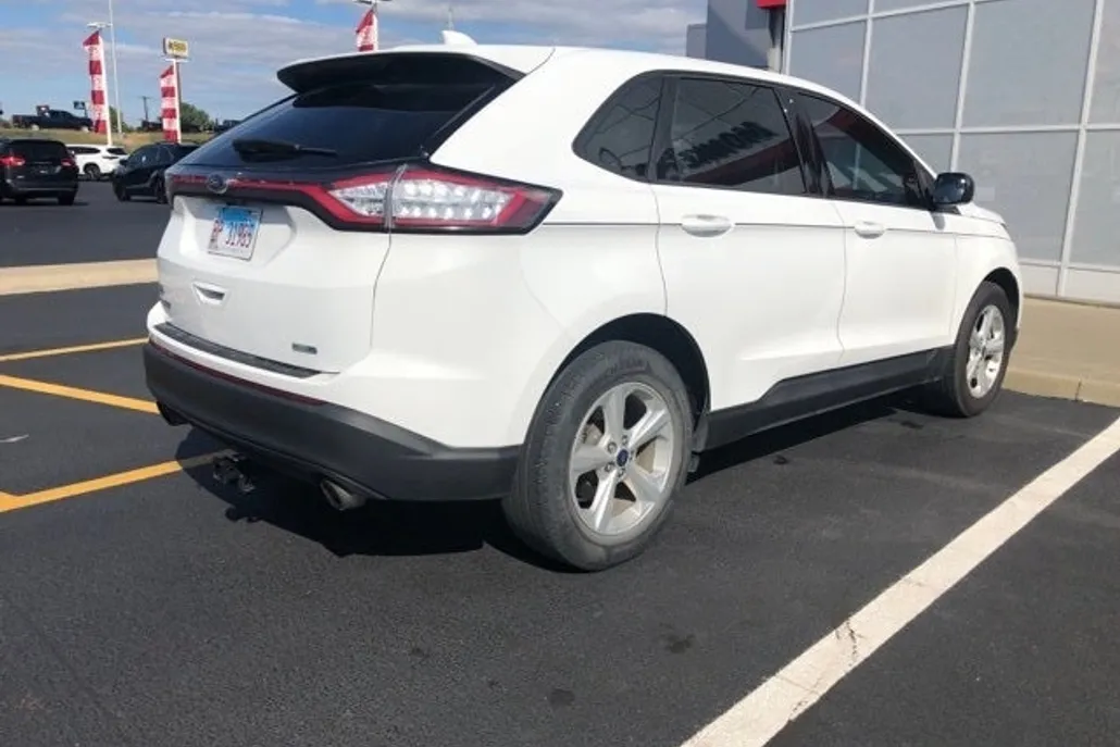 2017 Ford Edge SE photo 1